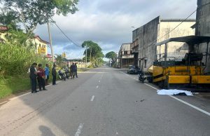 Maut elak anjing melintas sebelum langgar jentera penurap jalan