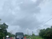 Penunggang maut motosikal rempuh kereta