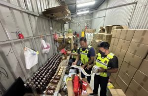 Lebih RM1 juta arak tiruan dirampas, kontena jadi tempat proses