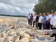 Benteng pemecah ombak elak hakisan di Kompleks Rakan Muda Rompin siap dibina