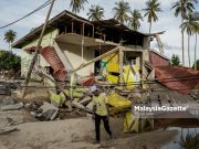 Dugaan Mangsa Banjir, Rumah Menyembah Bumi