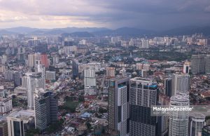 Suasana bangunan Kuala Lumpur ketika tinjauan lensa MalaysiaGazette di Menara Kuala Lumpur. Foto AIZAT ZAINAL. 16 OKTOBER 2024. FDI pelaburan langsung asing Selangor Kerangka Ekonomi Madani