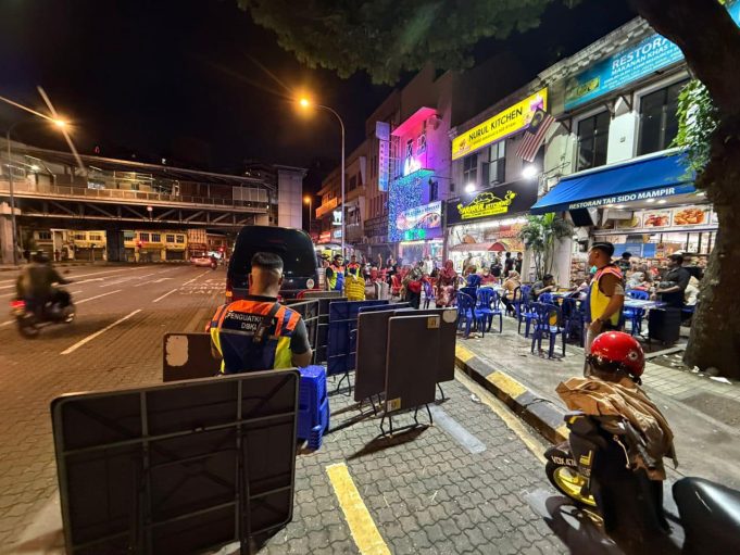 Sitaan dan pindah halangan oleh DBKL.