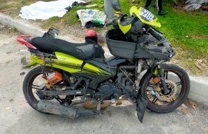 Penghantar makanan maut dirempuh pemandu wanita di lampu isyarat merah