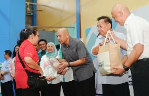 200 keluarga terima sumbangan Yayasan Petronas sempena Krismas