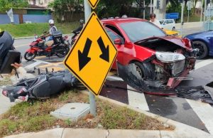 2 penuntut UiTM cedera rempuh kereta