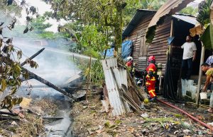 Rumah setinggan, kereta Mercedes rentung di Sentul