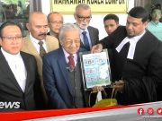 MGNews: Tun Mahathir Terkilan, Tunjuk Kad Pengenalan Bukti Nama Sebenar