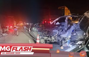 Anak Maut MPV Dipandu Bapa Rempuh Lori #MGFlash