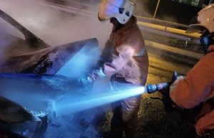 Pemandu rentung sempat berhenti tetapi gagal keluar kereta
