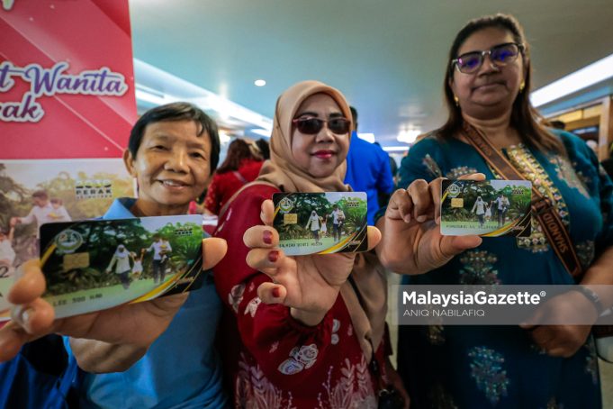 Penerima Kad Perak Sejahtera (KPS) pada Majlis Penyerahan Bantuan KPS Daerah Kinta di Bangunan Perak Darul Ridzuan, Ipoh, pada Sabtu. Foto ANIQ NABILAFIQ ANUAR, 22 FEBRUARI 2025.