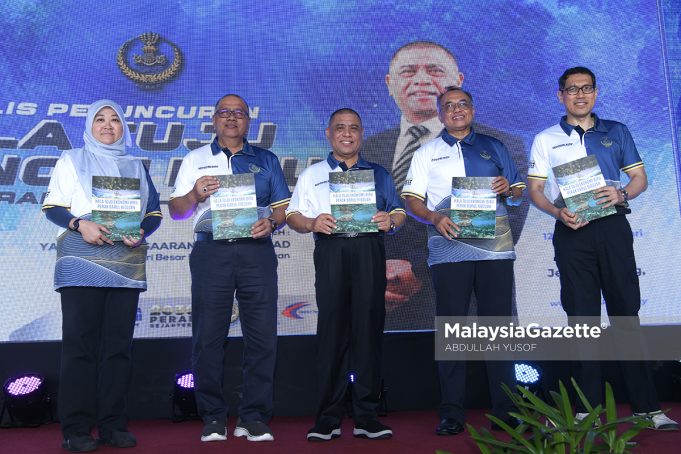 Menteri Besar Perak, Datuk Seri Saarani Mohamad pada Majlis Peluncuran Hala Tuju Ekonomi Biru Negeri Perak Darul Ridzuan di Jeti Terapung Lumut. Foto ABDULLAH YUSOF, 23 FEBRUARI 2025.