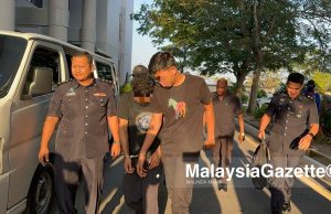 Pertuduhan kes seludup senjata api untuk dijual kepada kongsi gelap ditangguhkan
