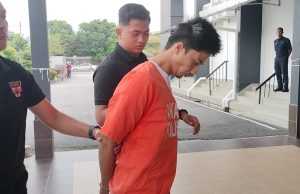 Pekerja kebun didakwa bakar, bunuh ibu kepada tiga anak