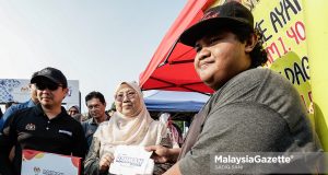 Timbalan Menteri Perdagangan Dalam Negeri dan Kos Sara Hidup, Dr Fuziah Salleh ketika melawat bazar Ramadan pada Majlis Pelancaran Bazar Ramadan Rahmah MADANI 2025 di Kipmall Kota Warisan, Sepang. Foto SADIQ SANI, 04 MAC 2025