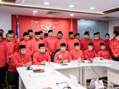 Ketua Armada Bersatu, Muhammad Hilman Idham bercakap pada sidang media selepas hadir Majlis Penyerahan Watikah Pelantikan Ketua-Ketua dan Naib-Naib Ketua ARMADA Negeri di Ibu Pejabat Bersatu, Petaling Jaya. Foto SADIQ SANI, 05 MAC 2025