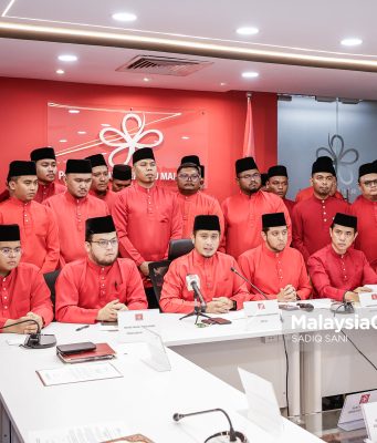 Ketua Armada Bersatu, Muhammad Hilman Idham bercakap pada sidang media selepas hadir Majlis Penyerahan Watikah Pelantikan Ketua-Ketua dan Naib-Naib Ketua ARMADA Negeri di Ibu Pejabat Bersatu, Petaling Jaya. Foto SADIQ SANI, 05 MAC 2025