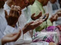 Antara kesunyian dan keperluan hubungan dengan manusia, Allah