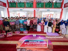 Isteri Menteri Besar Perak, Datin Seri Aezer Zubin ketika bergambar ke Program World #QuranHour 1446H/2025M di Masjid Muhammadiah, Ipoh, pada Selasa. Turut sama Exco Pendidikan, Pengajian Tinggi, Belia dan Sukan Perak, Khairudin Abu Hanipah. Foto ANIQ NABILAFIQ ANUAR, 25 MAC 2025. World Quran Hour