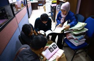 Rasuah daftar kelahiran: Doktor bergelar datuk antara 16 yang ditahan