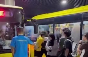 Potong barisan punca dua lelaki bergaduh di laluan bas ke Singapura