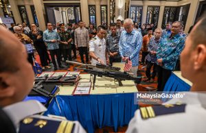 Sultan Perak Berkenan Rasmi Buku Helang Samudera: Perisai Maritim Negara