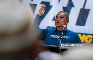 Ketua Pengarah Pilihan Raya Perikatan Nasional (PN), Datuk Seri Muhammad Sanusi Md Nor berucap pada Ceramah Grand Finale sempena Pilihan Raya Kecil (PRK) Dewan Undangan Negeri (DUN) Ayer Kuning di Taman Golf Bidor, pada Khamis. Foto ANIQ NABILAFIQ ANUAR, 24 APRIL 2025. PAS rasis tok wan