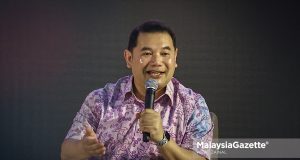 Timbalan President PKR, Datuk Seri Rafizi Ramli berucap pada Podcast Yang Bakar Menteri (YBM) di Dewan Serbaguna MBSJ, Seri Kembangan, Selangor. Foto AIZAT ZAINAL, 10 MEI 2025.