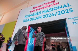 Fahmi optimis tiada perpecahan dalam Pemilihan PKR 2025 Ketua Penerangan PKR, Datuk Fahmi Fadzil bersama Setiausaha Agung PKR, Dr Fuziah Salleh meninjau persediaan sempena Kongres Nasional Parti Keadilan Rakyat (PKR) 2024/2025 yang akan bermula pada hari ini sehingga 24hb ketika tinjauan lensa Malaysia Gazette di Pusat Konvensyen Antarabangsa Persada Johor. Foto MOHD ADZLAN, 22 MEI 2025.