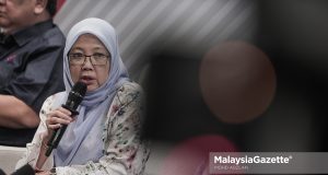 Pengerusi Jawatankuasa Pemilihan Pusat (JPP), Datuk Seri Dr Zaliha Mustafa bercakap pada taklimat bersama media mengenai Kongres Nasional Parti Keadilan Rakyat (PKR) 2024/2025 yang akan bermula pada hari ini sehingga 24hb ketika tinjauan lensa Malaysia Gazette di Pusat Konvensyen Antarabangsa Persada Johor. Foto MOHD ADZLAN, 22 MEI 2025.