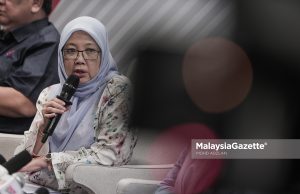 Tiada aduan rasmi mengenai pendedahan ‘cai’ oleh Rafizi -JPP Pengerusi Jawatankuasa Pemilihan Pusat (JPP), Datuk Seri Dr Zaliha Mustafa bercakap pada taklimat bersama media mengenai Kongres Nasional Parti Keadilan Rakyat (PKR) 2024/2025 yang akan bermula pada hari ini sehingga 24hb ketika tinjauan lensa Malaysia Gazette di Pusat Konvensyen Antarabangsa Persada Johor. Foto MOHD ADZLAN, 22 MEI 2025.