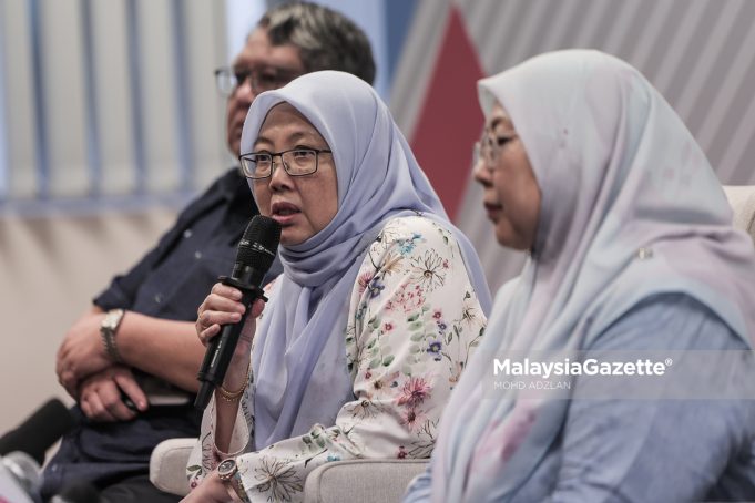 MGF22052025_KONGRESS PKR PC-5 Pengerusi Jawatankuasa Pemilihan Pusat (JPP), Datuk Seri Dr Zaliha Mustafa bercakap pada taklimat bersama media mengenai Kongres Nasional Parti Keadilan Rakyat (PKR) 2024/2025 yang akan bermula pada hari ini sehingga 24hb ketika tinjauan lensa Malaysia Gazette di Pusat Konvensyen Antarabangsa Persada Johor. Foto MOHD ADZLAN, 22 MEI 2025.