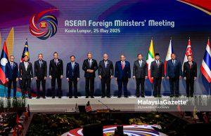 ASEAN perlu tangani isu, cabaran global secara kolektif – Mohamad