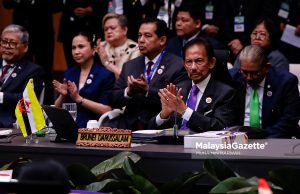 Perdana Menteri, isteri ziarah Sultan Brunei di IJN