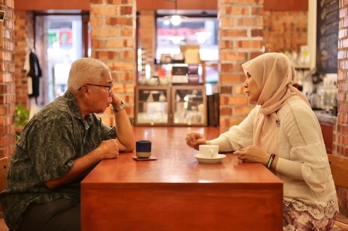 Nurul Izzah Anwar kopi bersama Ahli Parlimen Pasir Gudang, Hassan Karim