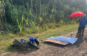 Penunggang motosikal maut langgar kereta pesara guru