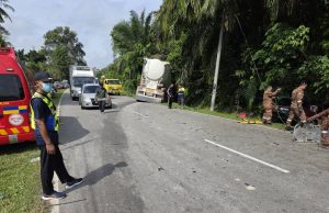 Pemandu kereta maut bertembung lori simen