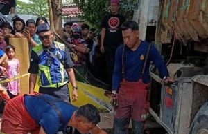 Anggota Tentera Maut Dirempuh Lori Hadapan Masjid #MGFlash