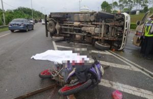 Pegawai JPJ maut gagal elak lori ais terbalik
