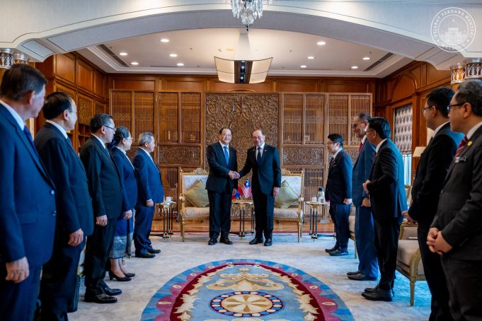 pm laos