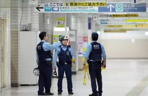 2 penumpang kereta api bawah tanah Tokyo cedera diserang dengan pisau