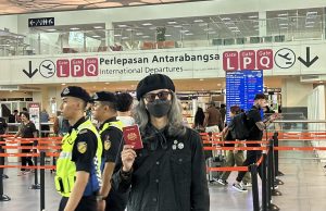 Polis diminta semak larangan Fahmi Reza ke luar negara – PMO