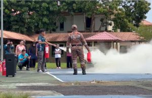 Program latihan kebakaran tingkat kecekapan siswa UMS hadapi kecemasan
