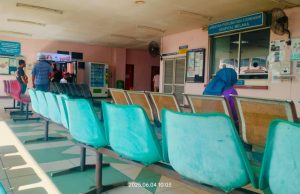 Mayat wanita dikelar suami mula bedah siasat di Hospital Melaka pagi ini