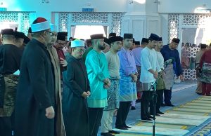Pemangku Sultan Johor solat sunat Aidiladha di Masjid Sultan Iskandar