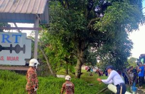 Pemuda maut rempuh tembok batu, tiang lampu tercampak dalam parit