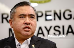 DAP taja Jalur Gemilang gergasi di kedai peniaga kes bendera terbalik