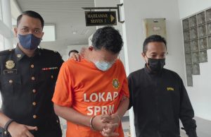 Bekas pengarah kewangan PBT guna dana RM50 juta untuk pelaburan saham direman