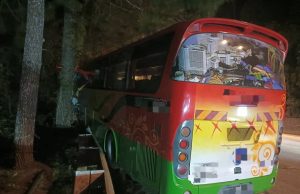 Bas terbabas turun Genting Highlands, tiga cedera
