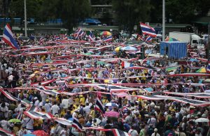 Rakyat desak PM Thailand letak jawatan